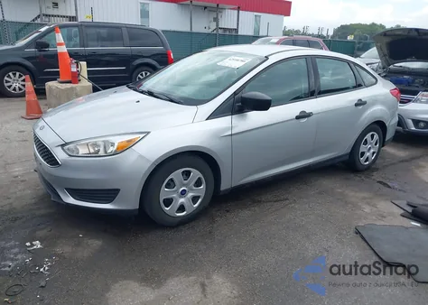2017 Ford Focus S z USA, uszkodzony, nr VIN 1FADP3E21HL275286